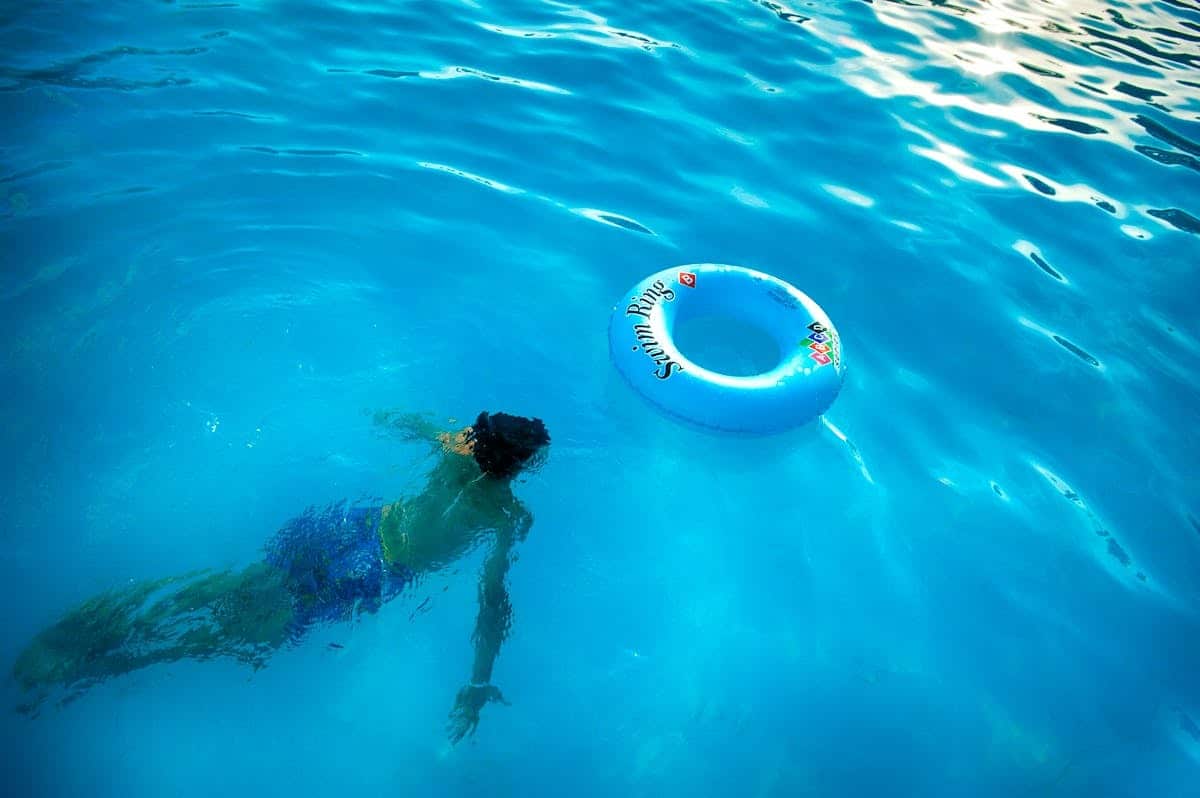 Exploiter les technologies intelligentes pour une maintenance efficace des piscines : une perspective financière