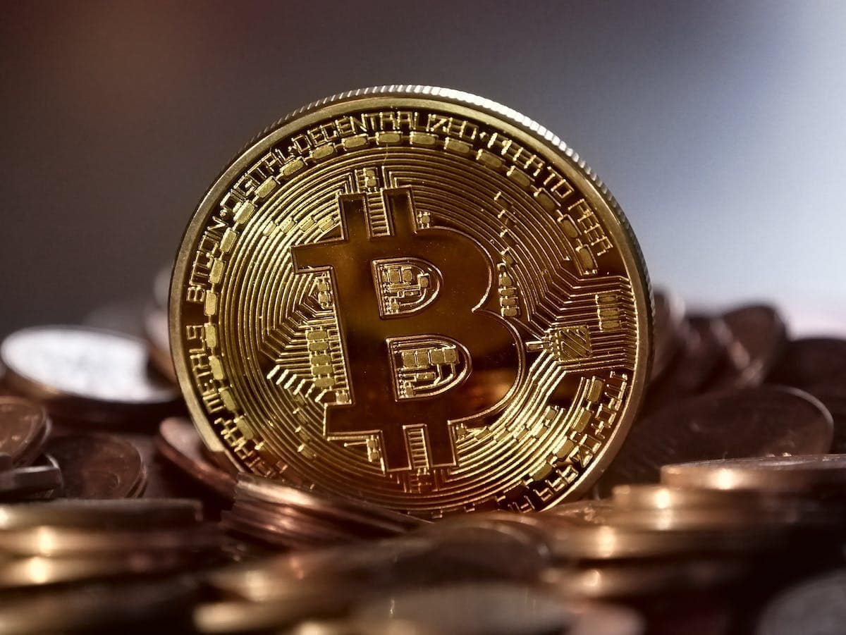 Crypto-monnaies et modèle bancaire traditionnel : la grande révolution financière analysée